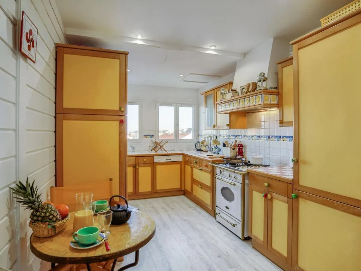 Apartment Les Montgolfieres By Interhome Biarritz